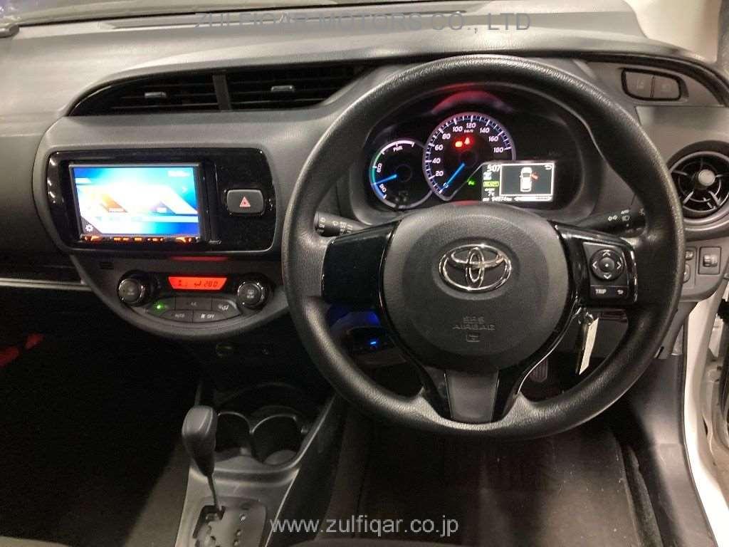 TOYOTA VITZ 2019 Image 7