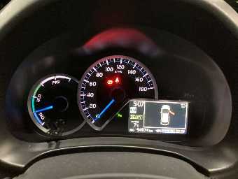 TOYOTA VITZ 2019 Image 8