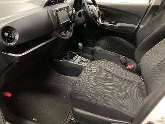 TOYOTA VITZ 2019 Image 10