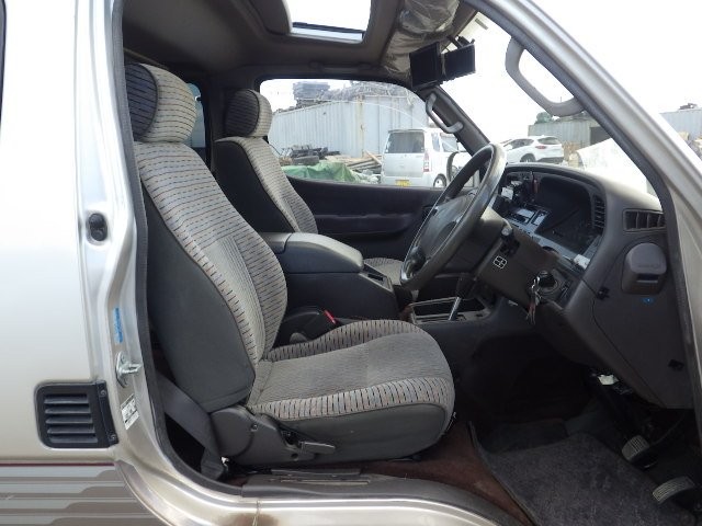 TOYOTA HIACE WAGON 1995 Image 24