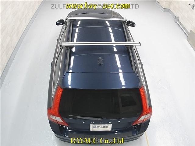 VOLVO V70 2012 Image 4