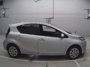 TOYOTA AQUA 2019 Image 3