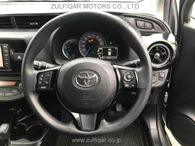 TOYOTA VITZ 2019 Image 7