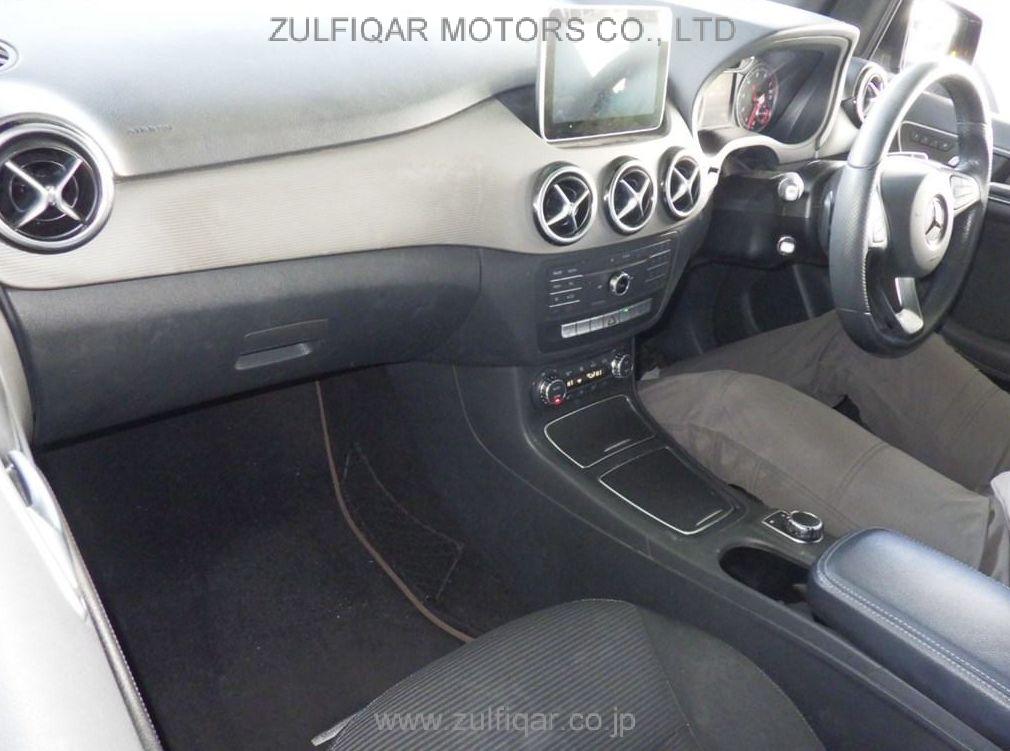 MERCEDES BENZ B CLASS 2015 Image 5