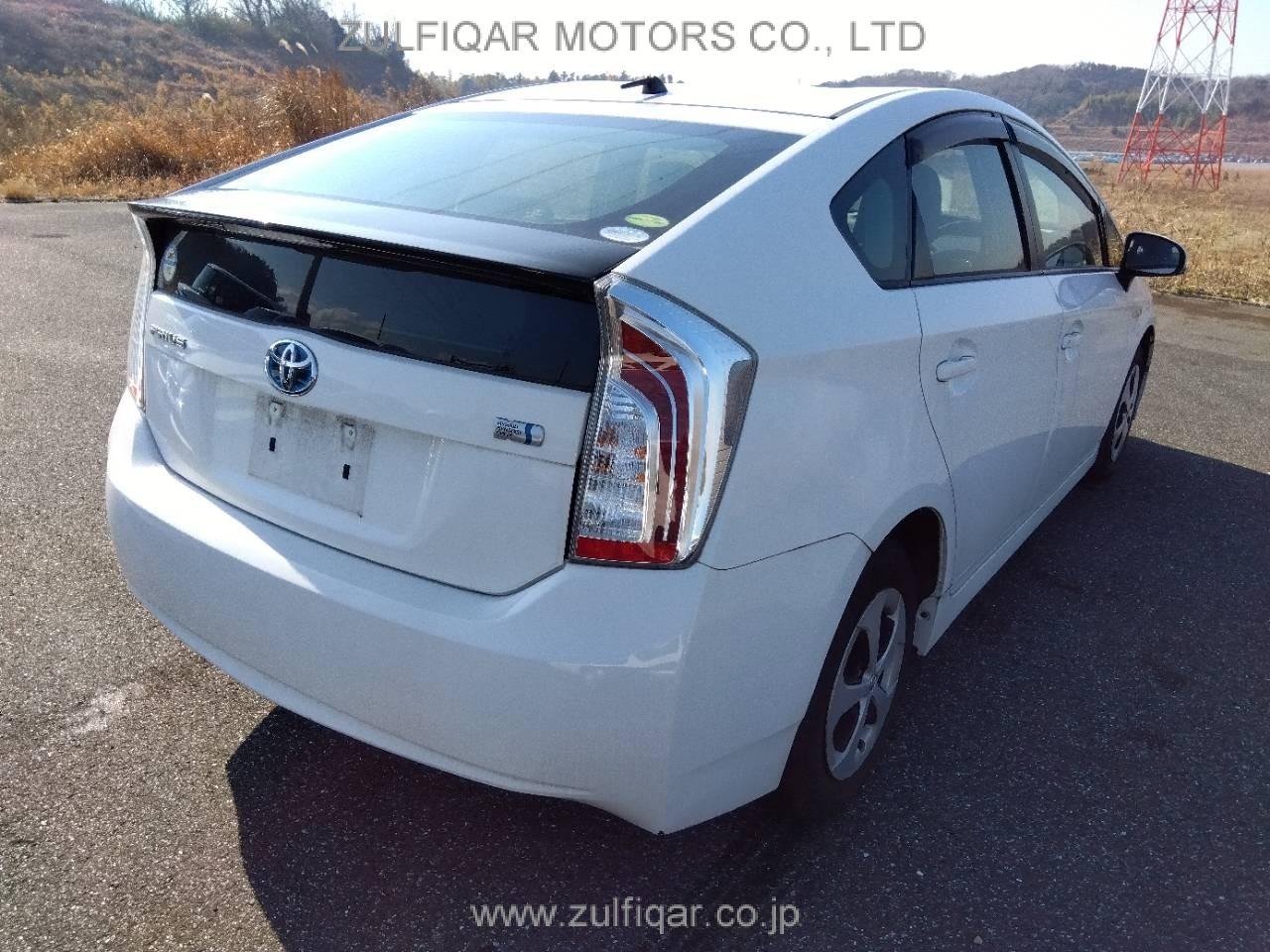 TOYOTA PRIUS 2014 Image 2