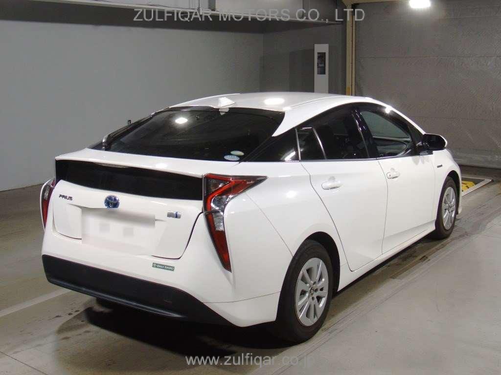 TOYOTA PRIUS 2018 Image 2