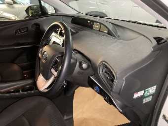 TOYOTA PRIUS 2018 Image 5