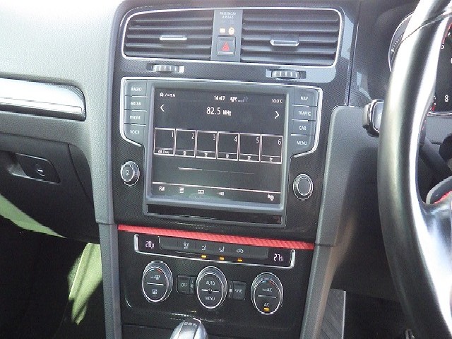 VOLKSWAGEN GOLF GTI 2015 Image 19