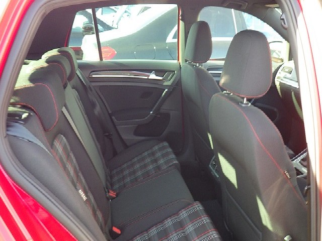 VOLKSWAGEN GOLF GTI 2015 Image 22