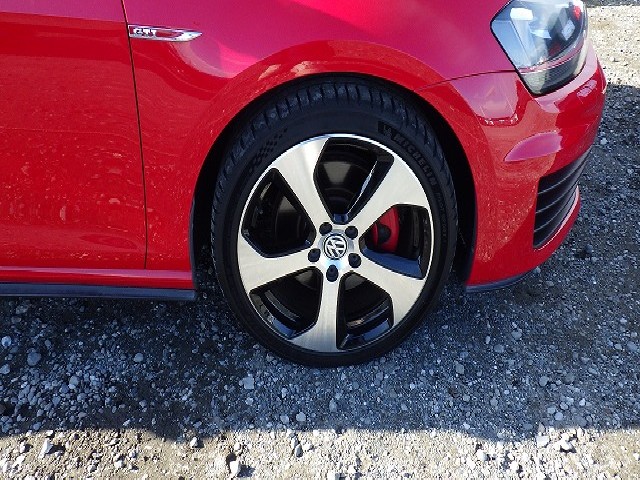 VOLKSWAGEN GOLF GTI 2015 Image 24