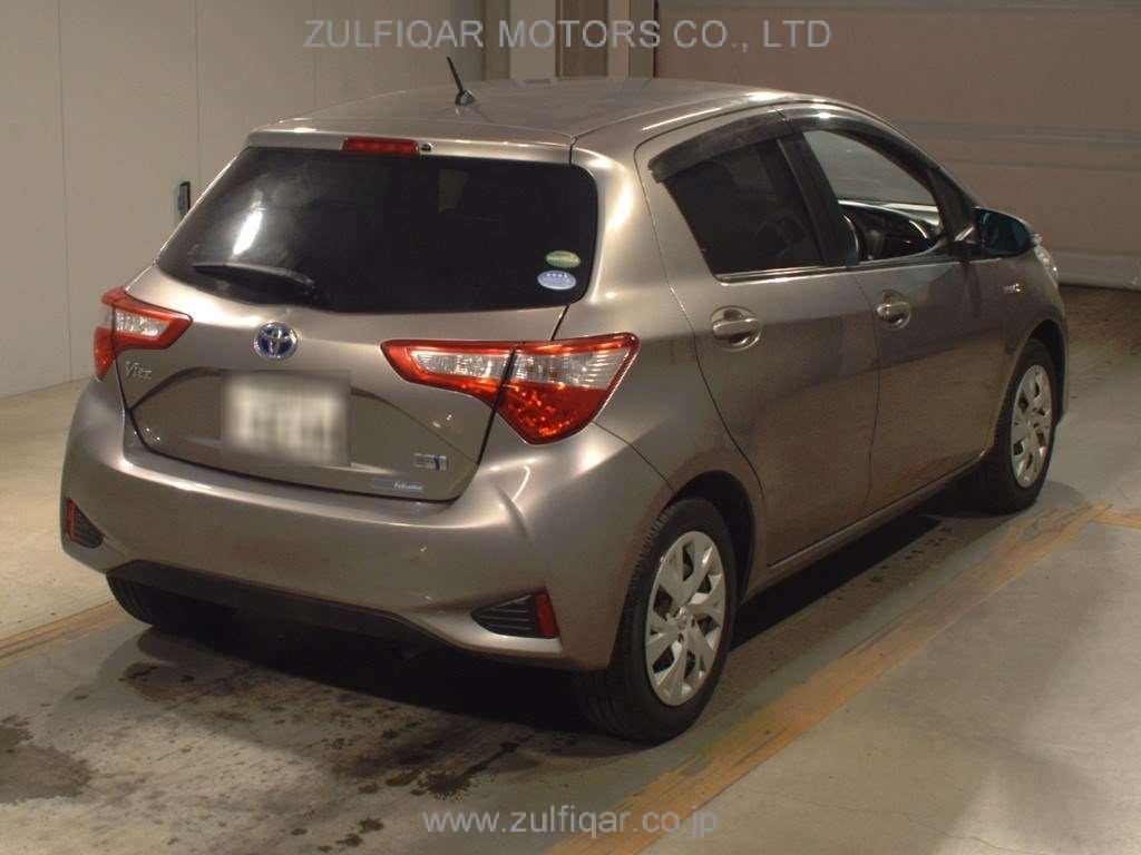 TOYOTA VITZ 2017 Image 2