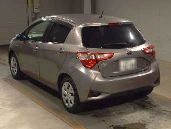 TOYOTA VITZ 2017 Image 4