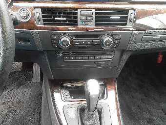 BMW 3 SERIES 2010 Image 9