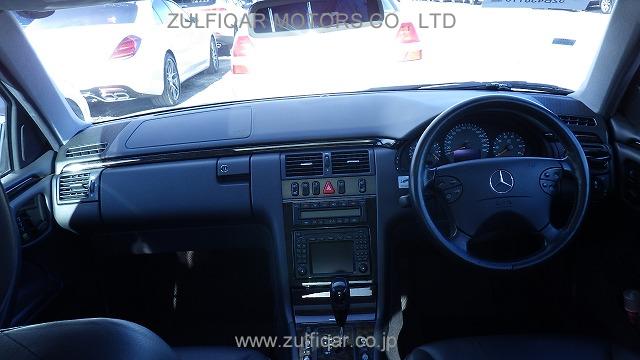 MERCEDES BENZ E CLASS 2002 Image 11
