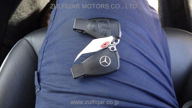 MERCEDES BENZ E CLASS 2002 Image 12