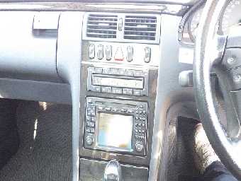 MERCEDES BENZ E CLASS 2002 Image 7
