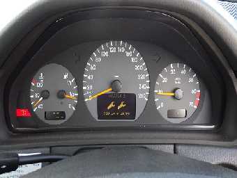 MERCEDES BENZ E CLASS 2002 Image 8