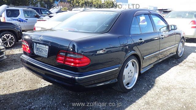 MERCEDES BENZ E CLASS 2002 Image 10