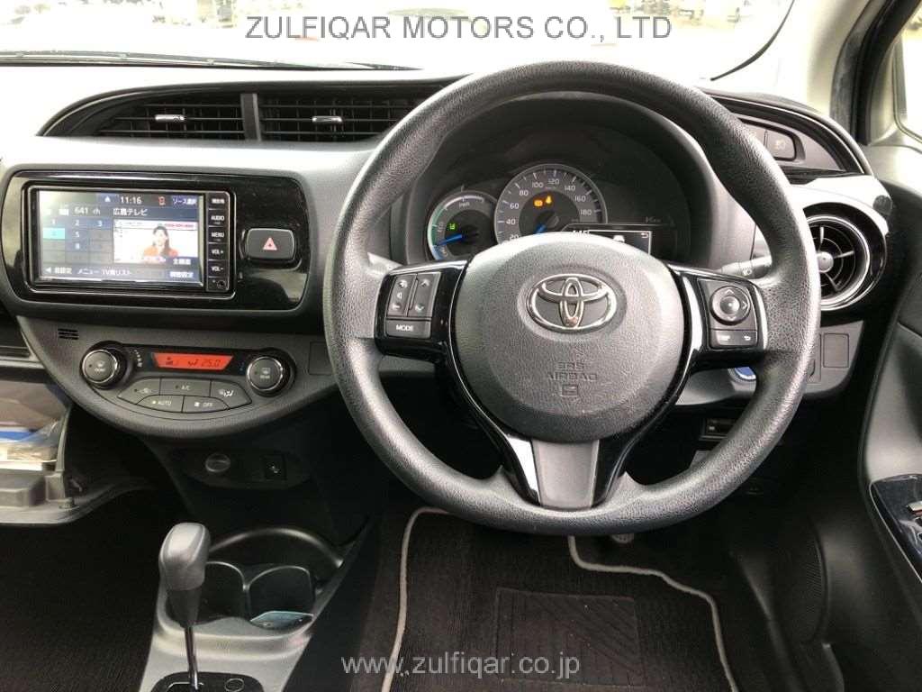 TOYOTA VITZ 2019 Image 6