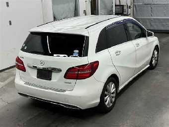 MERCEDES BENZ B CLASS 2015 Image 5