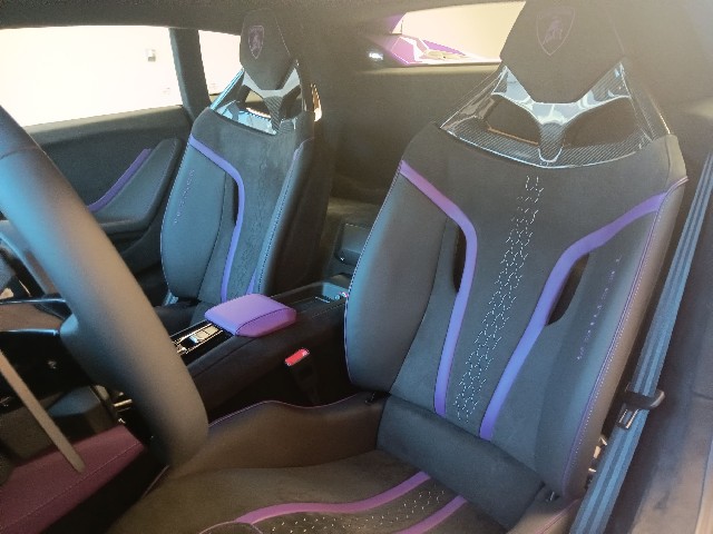 LAMBORGHINI HURACAN 2024 Image 28