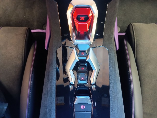 LAMBORGHINI HURACAN 2024 Image 42
