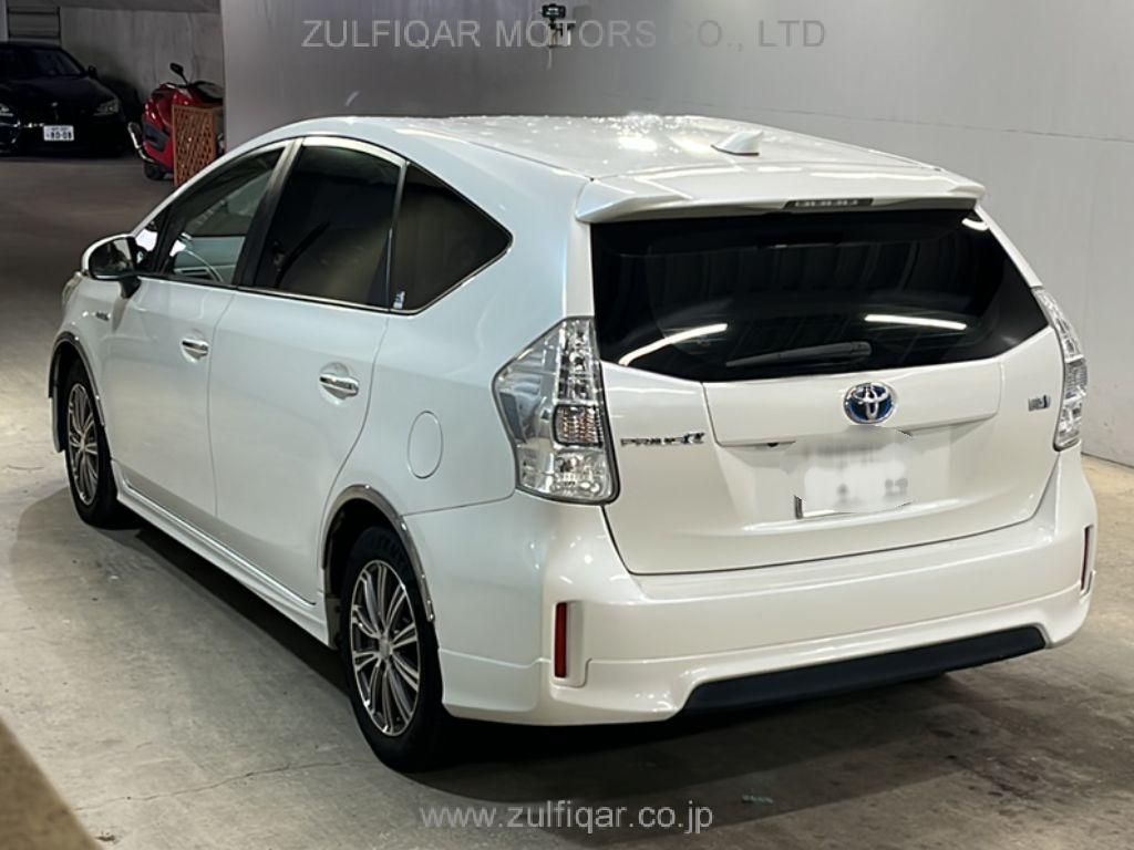 TOYOTA PRIUS ALPHA 2014 Image 2