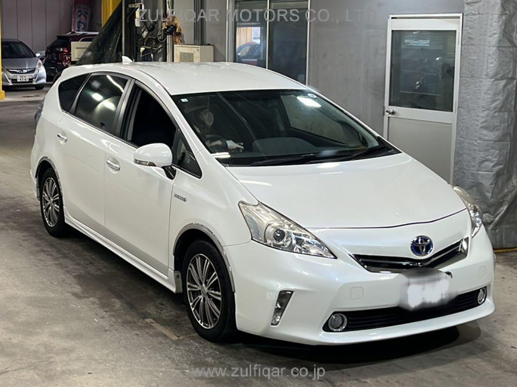 TOYOTA PRIUS ALPHA 2014 Image 4