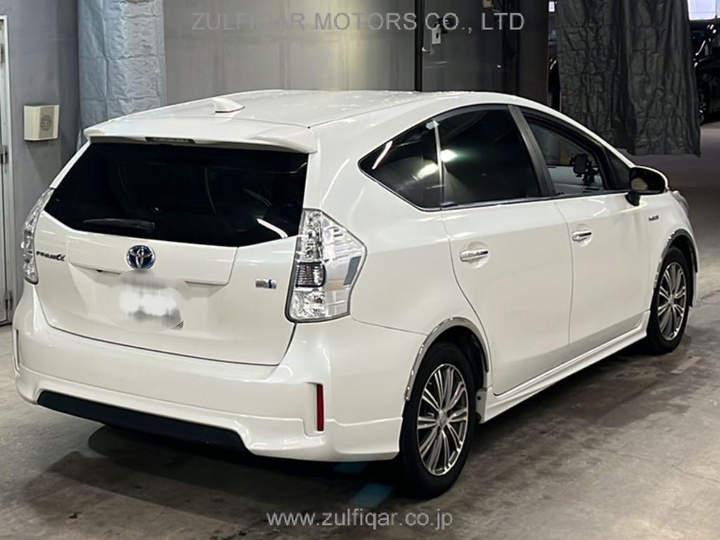 TOYOTA PRIUS ALPHA 2014 Image 5