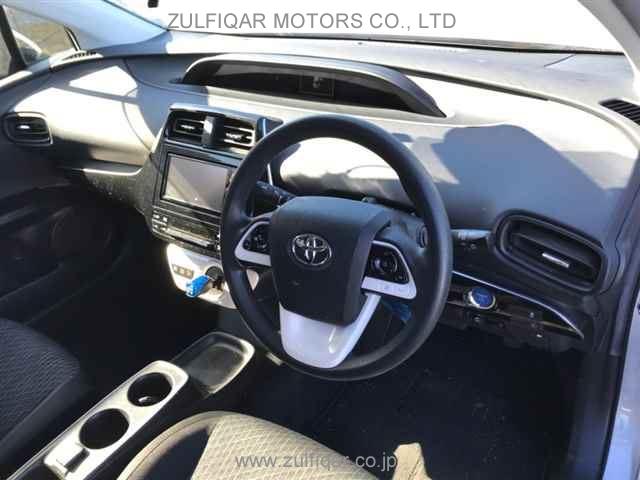 TOYOTA PRIUS 2016 Image 3