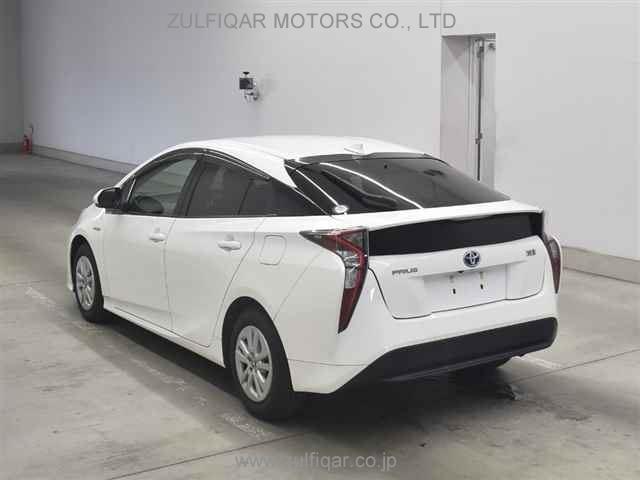 TOYOTA PRIUS 2018 Image 2