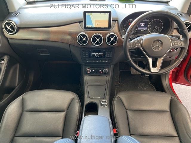 MERCEDES BENZ B CLASS 2013 Image 5