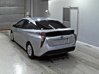 TOYOTA PRIUS 2018 Image 2