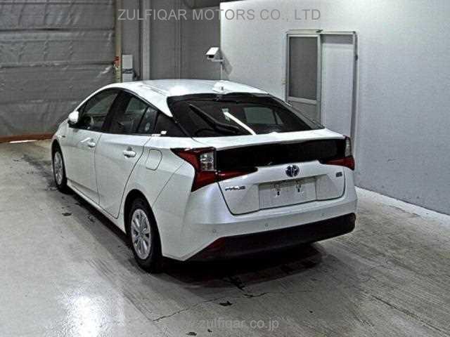 TOYOTA PRIUS 2019 Image 2