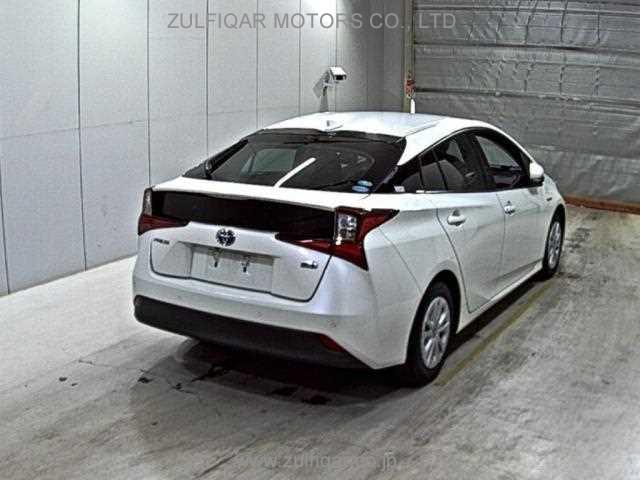 TOYOTA PRIUS 2019 Image 5