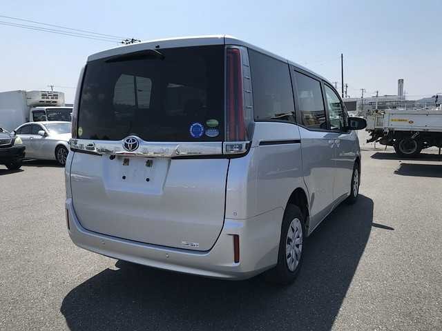 TOYOTA NOAH 2020 Image 20