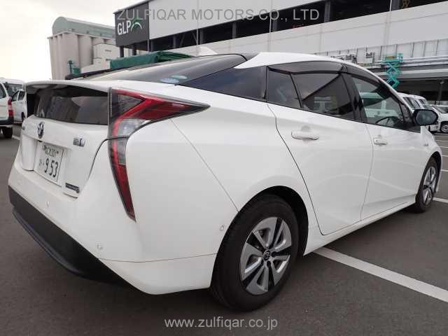 TOYOTA PRIUS 2018 Image 2