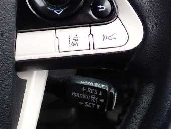 TOYOTA PRIUS 2018 Image 10