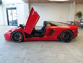 LAMBORGHINI AVENTADOR 2015 Image 11