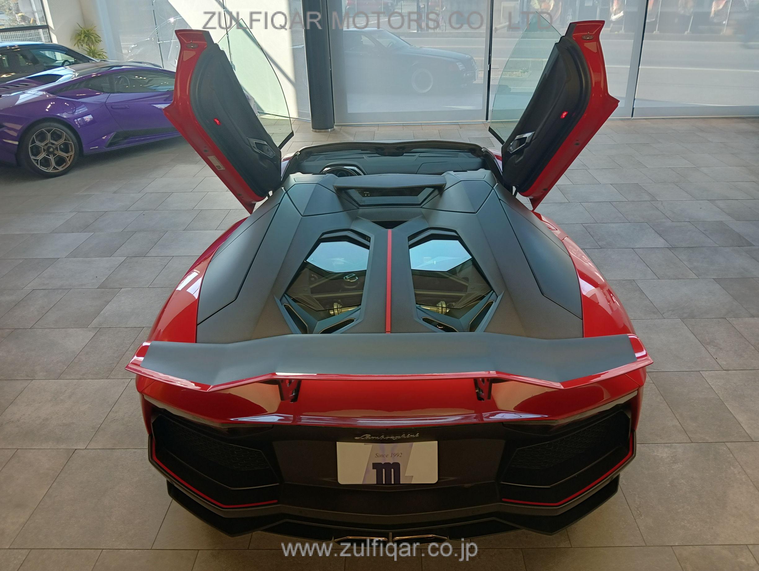 LAMBORGHINI AVENTADOR 2015 Image 40