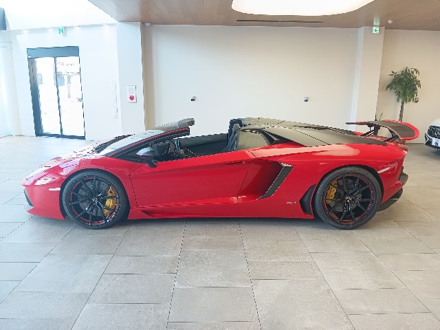LAMBORGHINI AVENTADOR 2015 Image 45