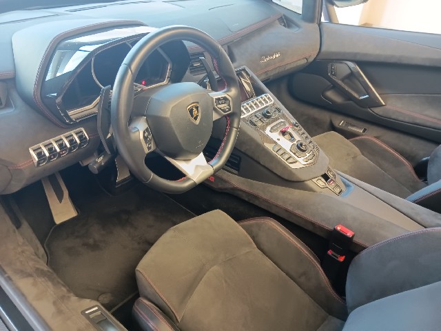 LAMBORGHINI AVENTADOR 2015 Image 46