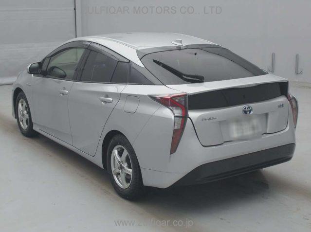 TOYOTA PRIUS 2017 Image 4