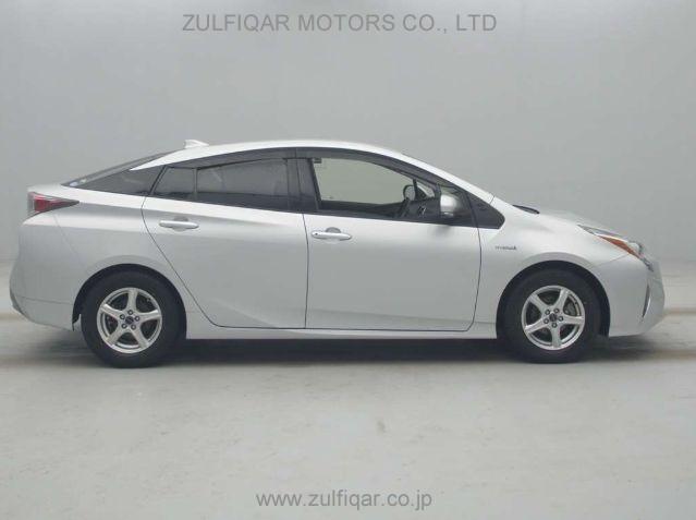 TOYOTA PRIUS 2017 Image 6