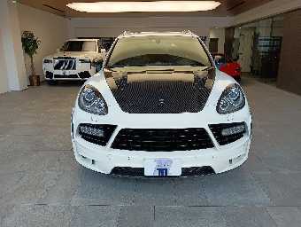 PORSCHE CAYENNE 2011 Image 2