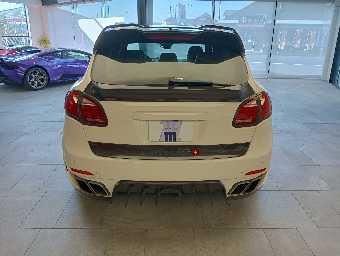 PORSCHE CAYENNE 2011 Image 16