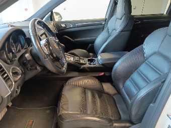 PORSCHE CAYENNE 2011 Image 22