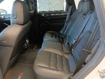 PORSCHE CAYENNE 2011 Image 25