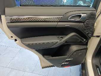 PORSCHE CAYENNE 2011 Image 26
