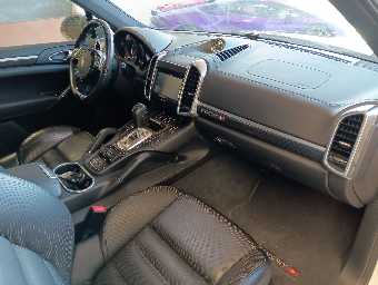 PORSCHE CAYENNE 2011 Image 28